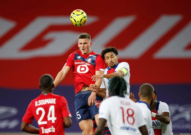 欧宝体育平台下载-今晚里尔备战法甲；单刀错失细节曝光；更衣室稳定；纪律约束更严格