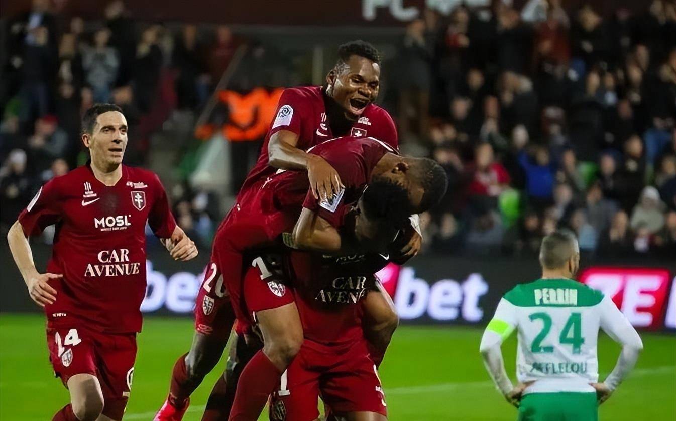 欧宝体育网址-加时末段法甲焦点战,密尔沃基雄鹿篮板制胜,媒体盛赞,临场指挥获称赞