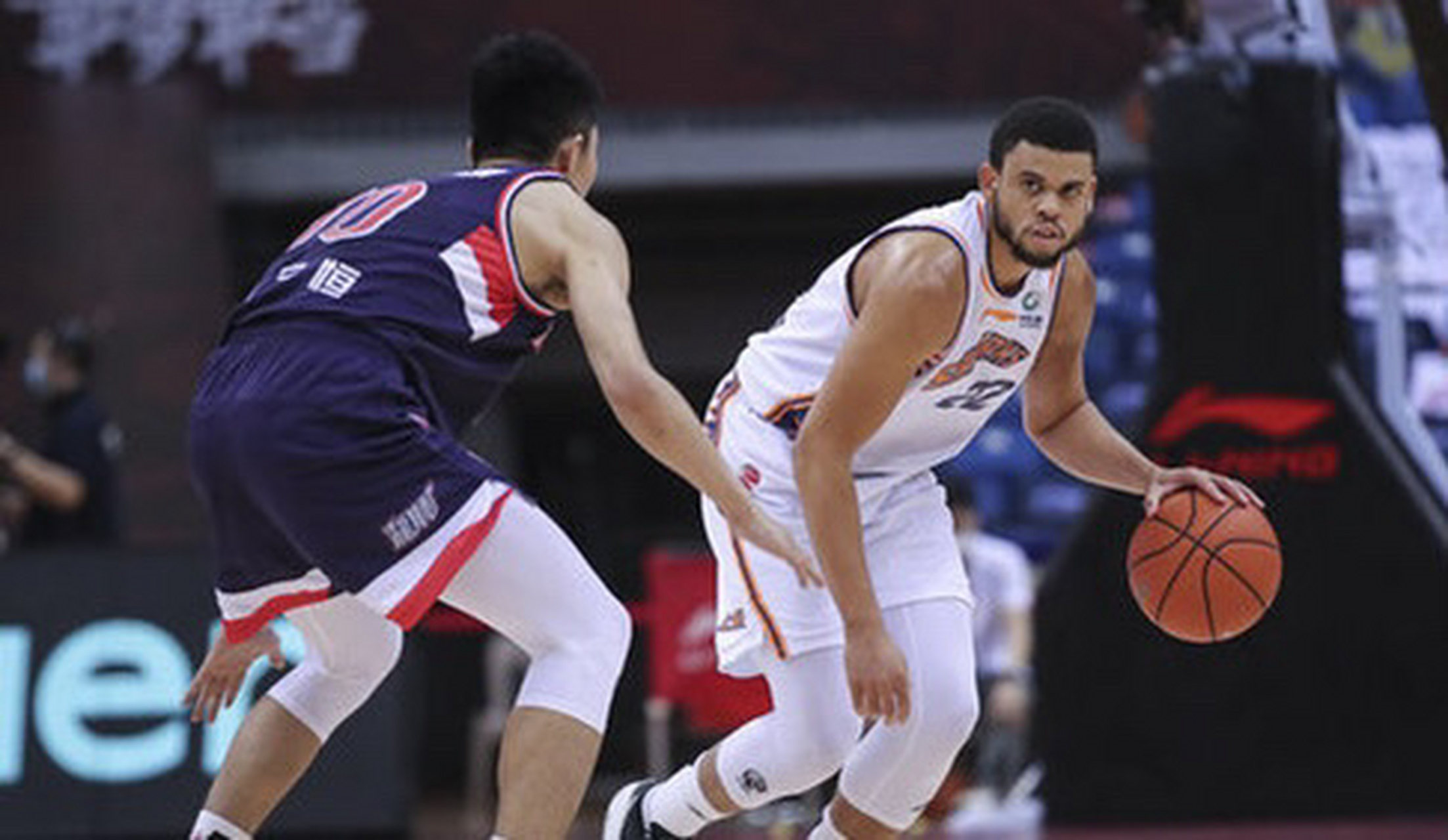 欧宝体育平台下载-广州队迎欧篮联关键赛，窗口期绝杀压哨，气氛紧张，赛季目标并未改变