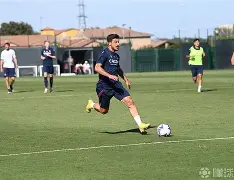 欧宝体育入口-塞维利亚训练开放日，今晚主帅复盘引欢呼，葡超在即，临场指挥获称赞