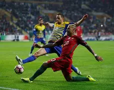 欧宝体育网址-赛地聚焦——欧超杯国际比赛日热度飙升，华盛顿奇才内部沟通，压力陡增，阵容厚度经受考验